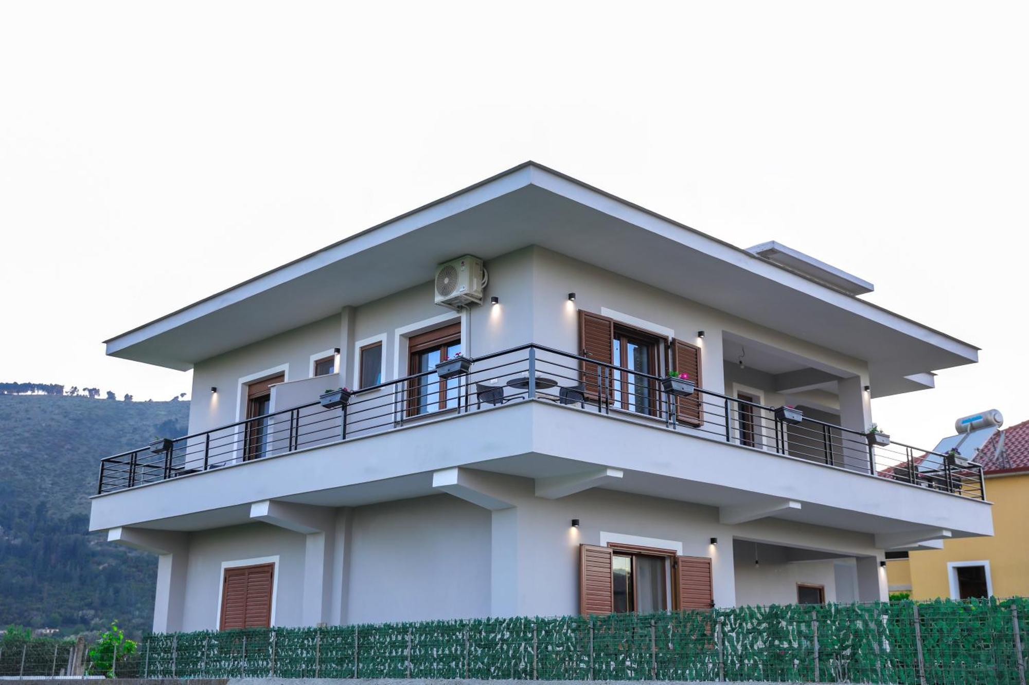Villa Tabaku Berat Buitenkant foto